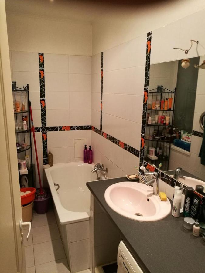 Cozy Apartment In Good Location! Riga Esterno foto