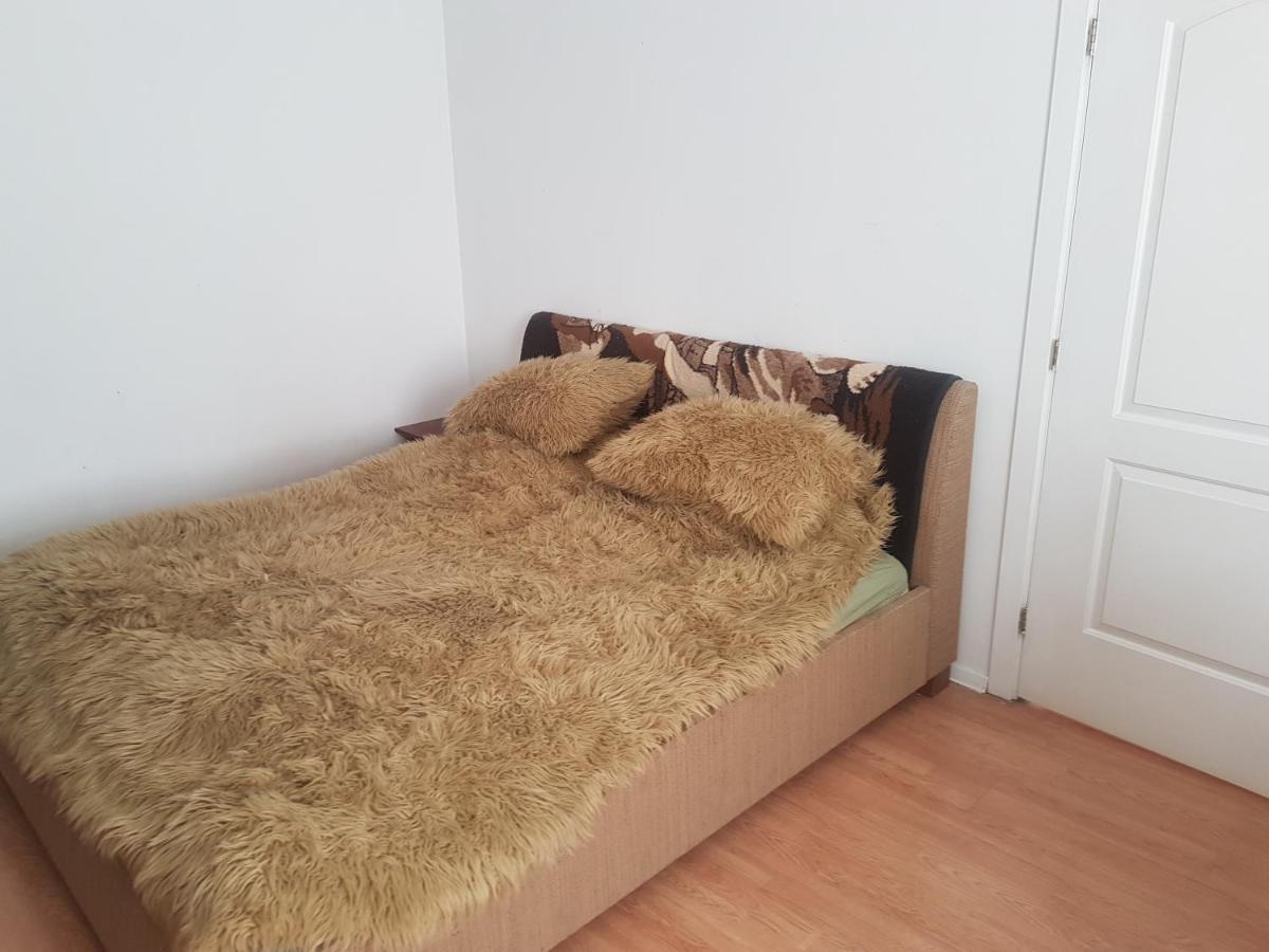 Cozy Apartment In Good Location! Riga Esterno foto